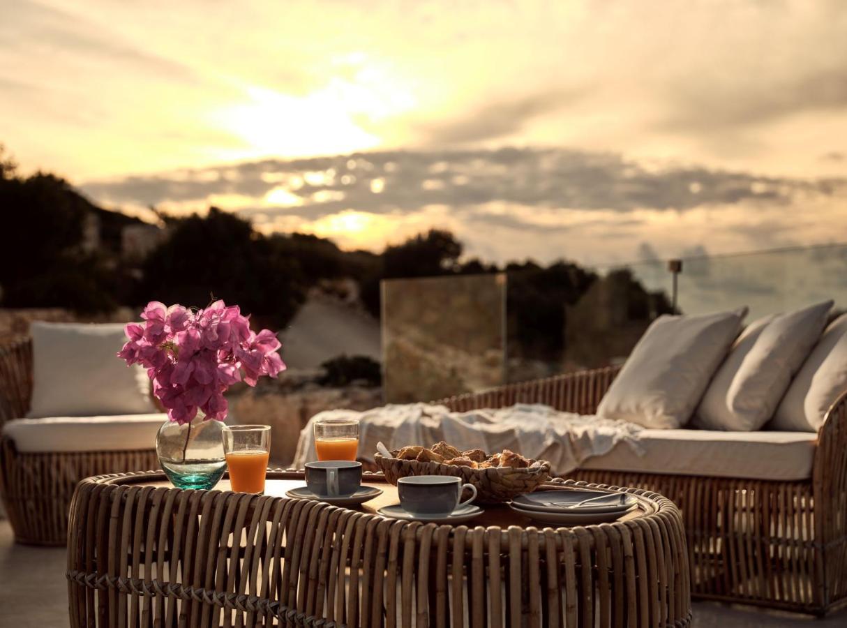 Akron Luxury Suites Koríthion Екстериор снимка
